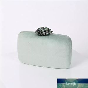 Classical Velvet Clutch Evening Bag for Women Designer Purse and Handbag Diamond Flower Lock Elegant Evening Bags Wedding Clutch