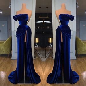 2022 Royal Blue Off the Shoulder Long Prom aftonklänningar Velvet backless prom klänningar med split BC11436 B0613G12