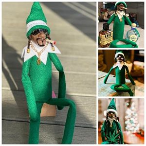 Snoop su una bambola elf natalizia china piegata per casa decorativo giocattolo regalo 220606