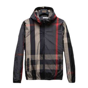 2021 Nowy jesienna i zimowa kurtka z kapturem koreański w Slim Casual Striped Plaid Młodzieżowa Trend T220816