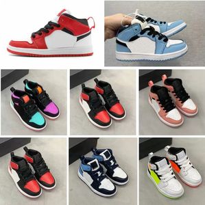 2022 Brand Kids infant Shoes First Walkers Comfortable Child Sneakers Designer Cotton Fabric Little Boys Girls Toddler Red White Grey Breathable Baby Sneakers 25-35