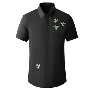 Baumwolle Männliche Hemden Luxus Vogel Stickerei Kurzarm Casual Mens Fashion Slim Fit Einfache Party Mann Shirts 4XL