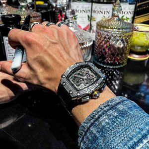 الساعات مصمم ساعة Wristwatch Richa Milles Watch Mens High Sense Automatic Mechanical Wormhole Concept Top Ten Brands