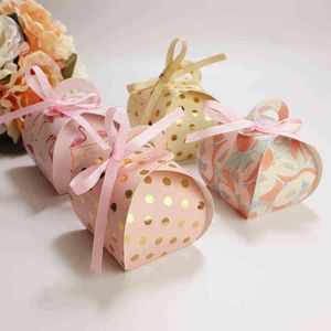 50 stuks Candy Box Chocolate Polka Dot Lantern Favor cadeaubon Verpakking met lint Baby Shower Verjaardagsfeestje Bruiloftsvoorraden J220714