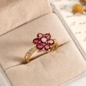 Обручальные кольца роскошный дизайн цветов розовый красный хрустальный украшение для женщин творческое золотое кольцо годовщина оптом Wynn22