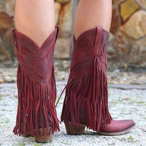 Cowgirls Botas de Cowboy Sapatos Femininos com Fringe Love Pattern Saltos Pesados Punch Shoe Western Slip On Feminino J220805