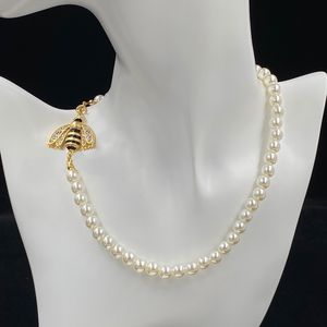 Kadın Moda Kolye İnci Kolye Tasarımcı Takı Mücevherleri Arı Boyun Zinciri Lüks Aksesuarlar Bayanlar Hediyeler İçin Altın D225313F