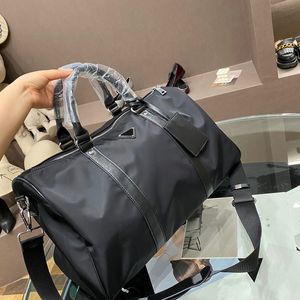 Luxury designer Nylon Travel Bag Men Duffel Bags Triple Mens Handle Luggage Gentleman Business Tote Handbags with Shoulder Strap size 43*25*16 cm