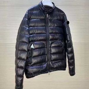 Diseñador Monclair Mens Winter Coats Canadá Black Down Jacket de alta calidad Men S Parkas Casual Borded Letter Insignia para mujer Downs Downs