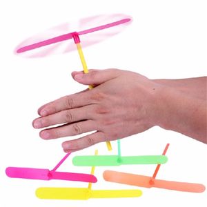 10203040pcs Novelty Plastic Bamboo Dragonfly Propeller Baby Kids Outdoor Toy Tradition Classic Nostalgic Toys Flying Arrows 220621