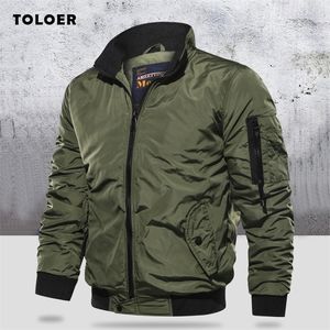 Militärjacka Mäns Slim Bomber Jacka Aurumn Vinter Män Ytterkläder Casual Långärmad Jackes och Coats Mens Kläder Plus Storlek 220406