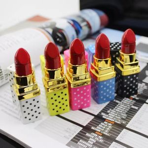 New Lighter Lipstick Shaped Butane Cigarette Inflatable No Gas Flame Lady Lighters 5 colors For Smoking Pipes Kitchen Tool