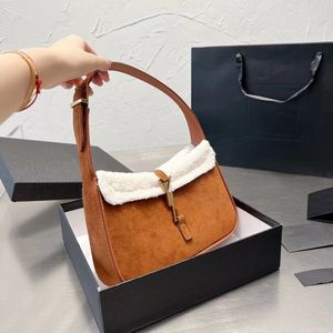 En yeni moda kadın omuz çantaları kadın aksiller çanta süet kürk klasik harf cüzdan çantası yüksek kalite
