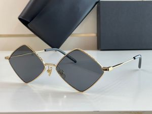 Frauen Sonnenbrille für Frauen Männer Sonnenbrillen Herren 302 Modestil schützt die Augen UV400 Objektiv oberste Qualität mit zufälliger Unterstützung gut