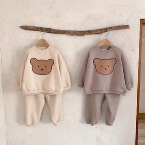 Autumn Baby Girl Clothes Set Infant Kids Cartoon Bear top e pantaloni si adattano ai pantaloni della felpa per bambini