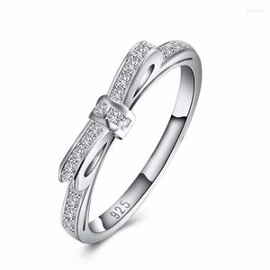 Klusterringar grossist färg silver vacker ring cz zirkon kristall båge slips ganska mode bröllop kvinnor lady smycken kenn22