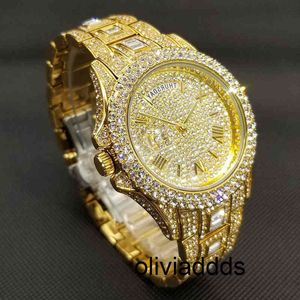 Mise Out Watches Luksusowe złote diamenty męskie zegarek Hip Hop Waterproof 30m Data Zegar zegarowy Klasyczny projektant Pugo