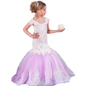 2022 Lace Mermaid Girls Abiti da Pageant con maniche corte in pizzo tulle a mano fiori lunghezza del pavimento lunghezza del pavimento di Champagne Abiti per adolescenti