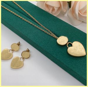 Mode kvinnors hjärta halsband älskar örhängen designers smycken lyxiga designers studs mens halsband 21071304r