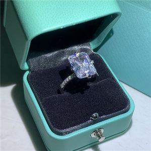 Sparkling Feminina Promessa Anel de Prata Cor 5ct Square Zircon Rings Banda de casamento para mulheres Jóias de Party Jóias 220728