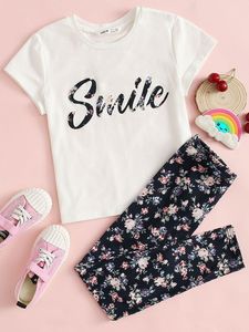 Carta de meninas e tee de impressão floral e leggings