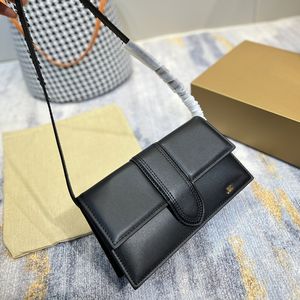 Bolsas LE BAMBINOU bolsas de ombro de grife bolsa de luxo bolsa de mão bolsa baguete feminina moda bolsa simples para telefone letras douradas 2022 blusa de couro