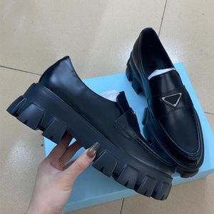 Nuovo designer di lusso Monolith mocassini scarpe piattaforma grossa piattaforma sneakers scivolare su pelle bianca in pelle nera famosa signora comfort camminare euro 35-40