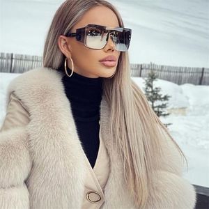 Einzigartige Sexy Coole Sonnenbrille Für Frauen Und Männer Luxus Flache Breite Bein Legierung Sonnenbrille Weibliche Quadratische Hip Hop Schatten 220531