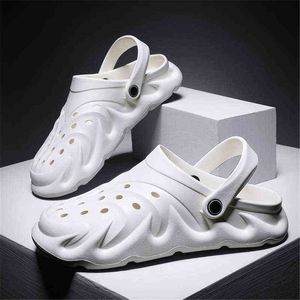 Erkek Yaz Sandalet Erkek Rahat Açık Ayakkabı Clog kaymaz Ev Banyo Terliği EVA Hafif Parmak arası Terlik Moda Croc Erkekler için H220412