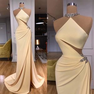 2022 Eenvoudige elegante mouwloze lange prom jurken hoge nek uitgehold sexy backless avondjurken C0404