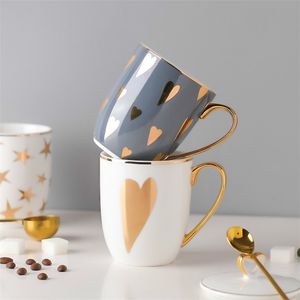 Gold Nordic Coffee Mug Duże kreatywne ceramiki w kształcie serca Kubek do kawy z pokrywką Para prosta copos para filiżanek xx60cm T200506