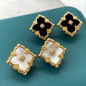 Italia Orecchini per stalloni di design per trifoglio di lusso per donne retrò vintage semplice clip con shell dorato k su anelli per le orecchie gioielli