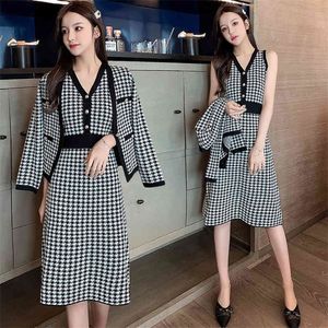 Early Autumn style celebrity fashion with a dress waist small fragrance knitted skirt suit 210412