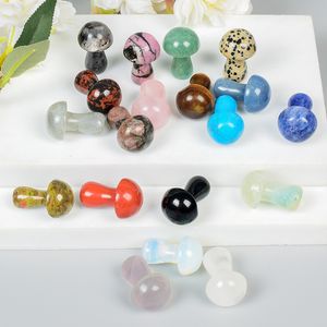 Random Natural Stone 1.5 tum svampv￤xtstaty Carving Massage Home Decoration Crystal Polishing Gem