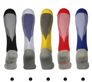 Tasarımcı Profesyonel Yetişkin Çocuk Futbol Çorapları Erkekler Uzun Tüp Diz Üstü Kalınlaştırılmış Havlu Alt Teri Emme Slip Slip Olmayan Rahat Spor çorapları