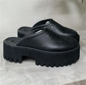 şeffaf malzemelerden yapılmış 2022 çift G lüks Sandalet terlik marka tasarımcısı Kadınlar Bayanlar Hollow Platformu moda seksi güzel güneşli plaj kadın ayakkabı terlik