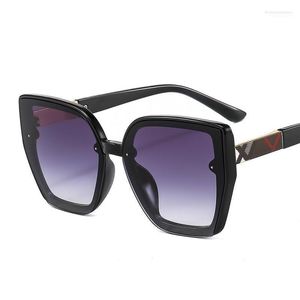 Solglasögon DT Fashion Cat Eye Women Men Shield Logo Frame Gradients Lens Black Leopard varumärkesdesigner UV4001