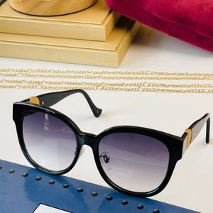 Klasyczne błyszczące czarne ramy Polaryzowane okulary przeciwsłoneczne 1028S Gradient Gray Soczewka Duże prostokątne okulary Kobiety Drwin Gold Wycięcie Logo Logo Logo Lunette