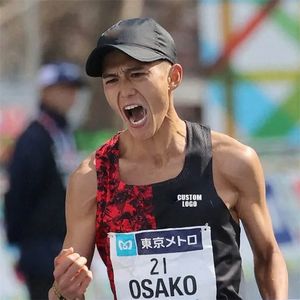 男のシームレスマラソン高速ランニングスポーツベストランニングトップトラックフィールドシングレット220627