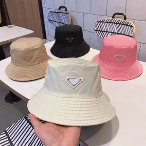 Modedesigners Bucket Hats Herr Dam Solkepsar Högkvalitativ Keps för män och kvinnor Solskydd Utomhussport fritidshatt Broderhatt med inre varumärke P