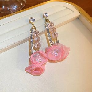 Orecchini pendenti lunghi pendenti con lampadario a forma di rosa per donna Orecchini pendenti pendenti con fiore di strass a catena Gioielli vintage