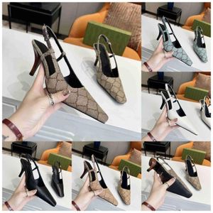 Casual Shoes 2022 Fashion Women Girls Slingback Sandals Pump Aria Designer Slingback presenteras i Black Mesh med Crystals Sparkling Motiv 35-41