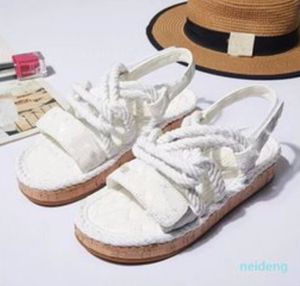 2022 Lyxbubbla Körkvinnor Sandaler Designer Beach Soft Sole Leather Smooth Sports Leisure Platform Multi Function Roman Hamp Rope Wove