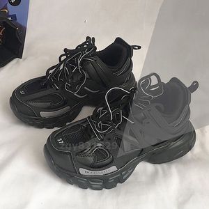 Роскошные дизайнерские тренировочные кроссовки 3.0 кроссовки Man Platform Casual Shoes Белая черная сеть нейлоновая печать