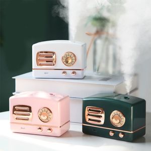 Retro Radio Shape Desktop Air Luftfuktare Stor kapacitet Portable Table USB Laddare Mist Maker Arom Essential Oljediffusor Hem Tillbehör