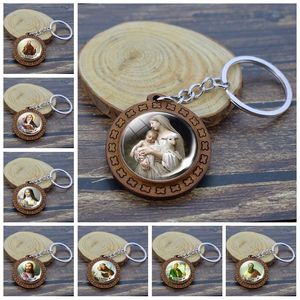 Nyckelringar välsignade jungfruliga Mary Baby Jesus Keychain Handgjorda trä Key Chain Purse Accessories Katolska kristna nyckelring