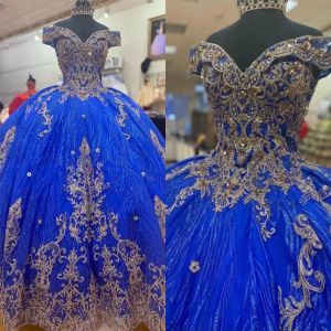 Королевские синие платья Quinceanera с открытыми плечами, золотая аппликация, корсет на спине, бретельки из бисера, складки, сшитое на заказ, милое бальное платье принцессы для дня рождения
