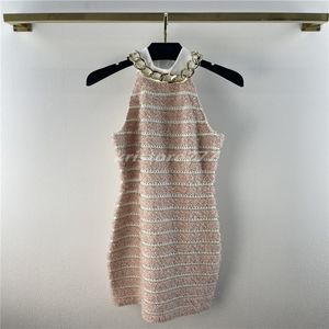 2022 النساء الصيف مثير الفساتين فستان مصمم مع سلسلة معدنية ميلانو رنواي مصمم الخزان محصول القميص العلوي ثياب ملابس عالية الجسم