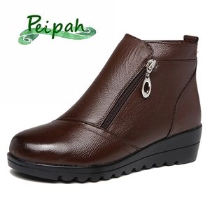 PEIPAH Autumnwinter Rubber Snow Women Genuine Leather Woman Ankle Boots Female Flat with Fur Zip Shoes Bootee Y200915 GAI