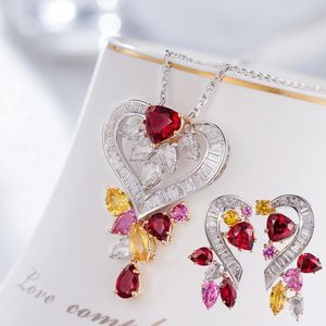 Brincos colar de jóias sofisticadas conjuntos de jóias para mulheres da moda Red Love Heart Colorido Colares de cristal no engajamento Moda de cor prata